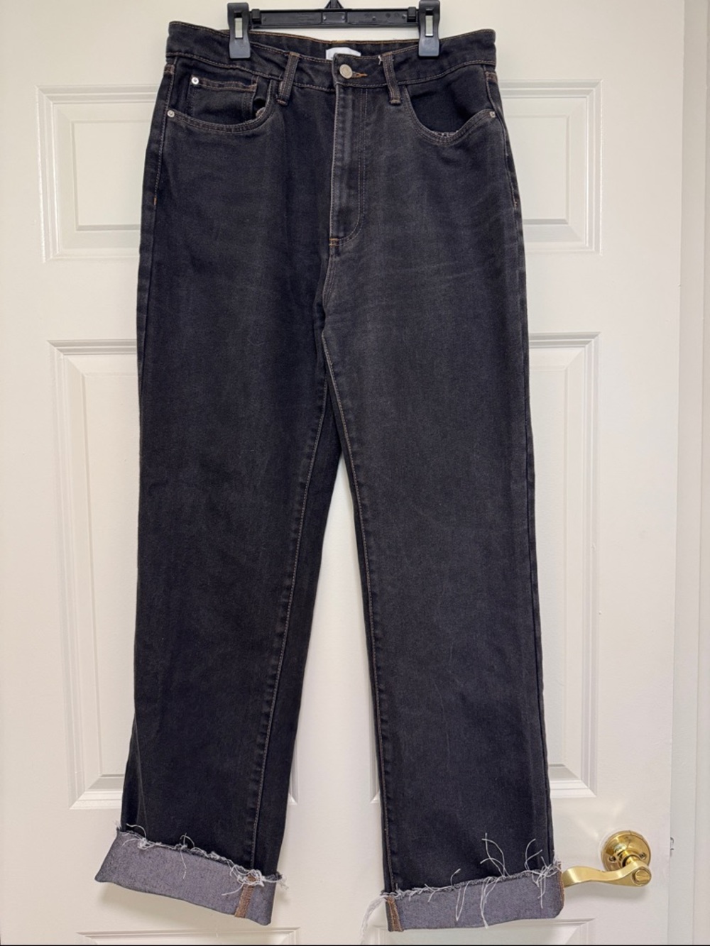 Women’s Black Washed Straight-Leg Jeans- high rise